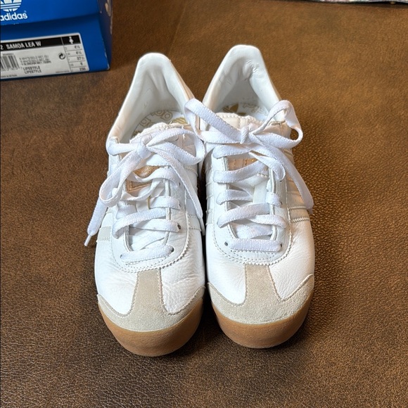 Adidas Samoa- White, Women’s Size 6 - Picture 1 of 12